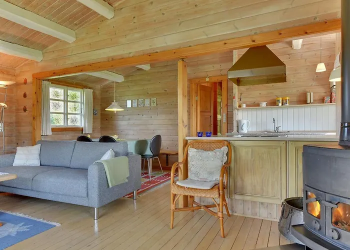 Holiday home Rosabella - 600m From The Sea By Interhome